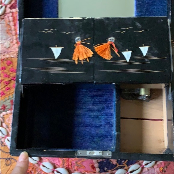 Vintage Musicbox Jewelry Box - Picture 3 of 9